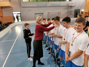 IGRZYSKA MODZIEY SZKOLNEJ - MISTRZOSTWA WOJEWDZTWA W UNIHOKEJU CHOPCW 10
