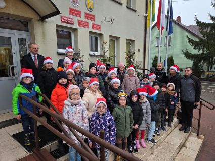 WSPÓLNE UBIERANIE CHOINEK